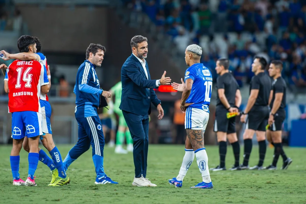 Artur Jorge explica renovação relâmpago após derrota do Cruzeiro