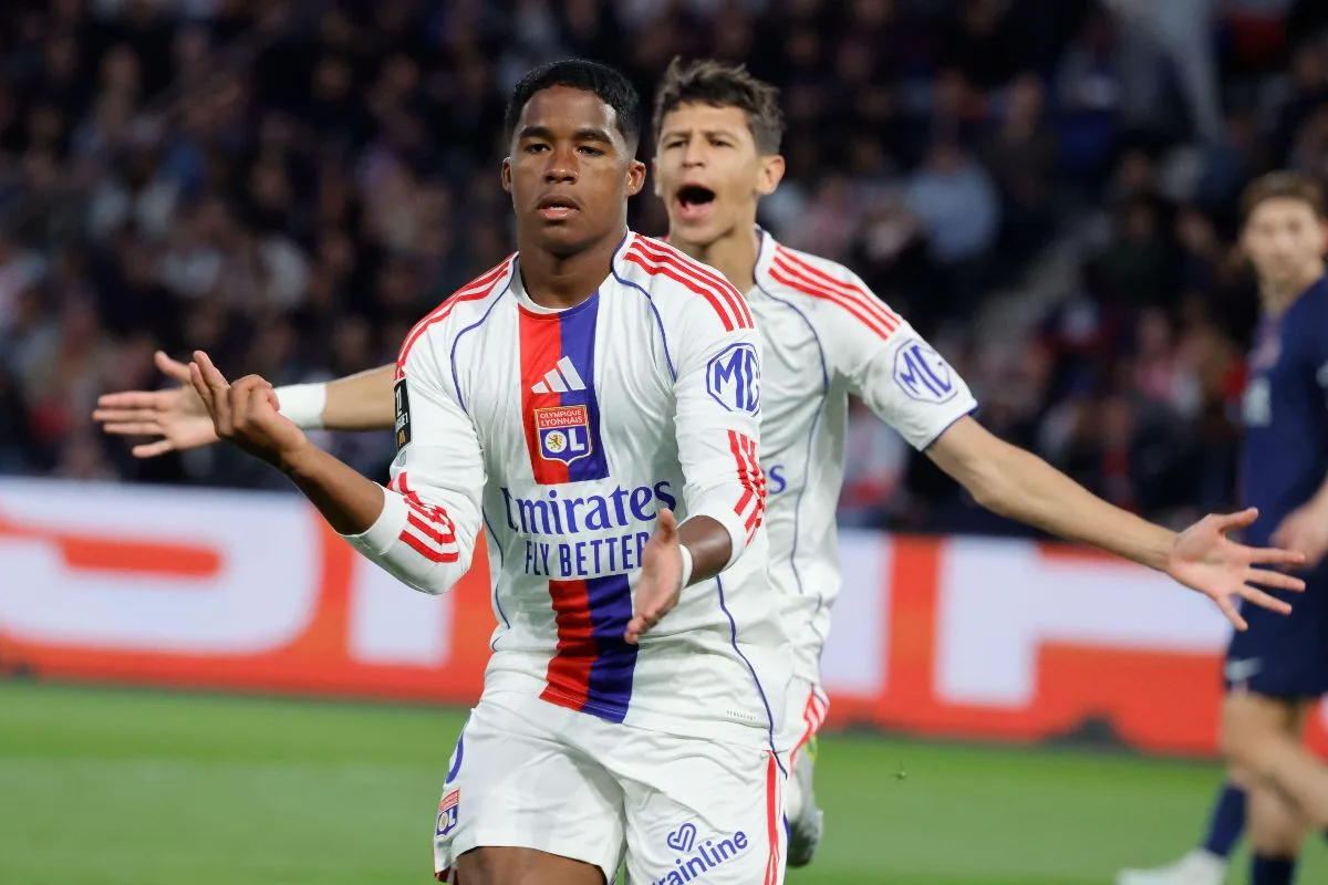 “Rei Endrick”: brasileiro vira manchete na Europa, mas mantém pés no chão