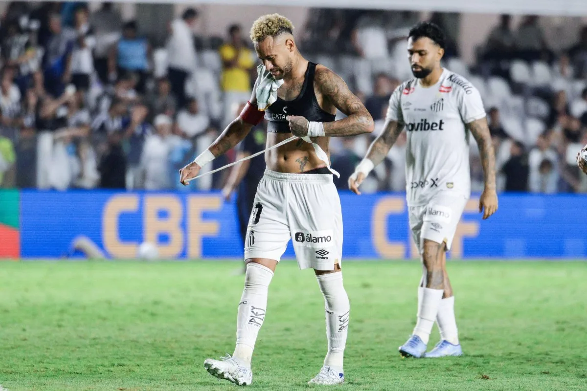Cuca não descarta usar Neymar e Gabigol contra o Palmeiras