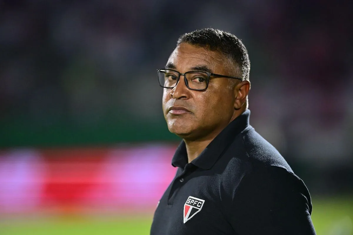 Com vitória e retorno ao G4, Roger destaca disciplina tática do São Paulo