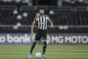 Palmeiras fecha contratação de Barboza, que quebra o silêncio após último jogo pelo Botafogo