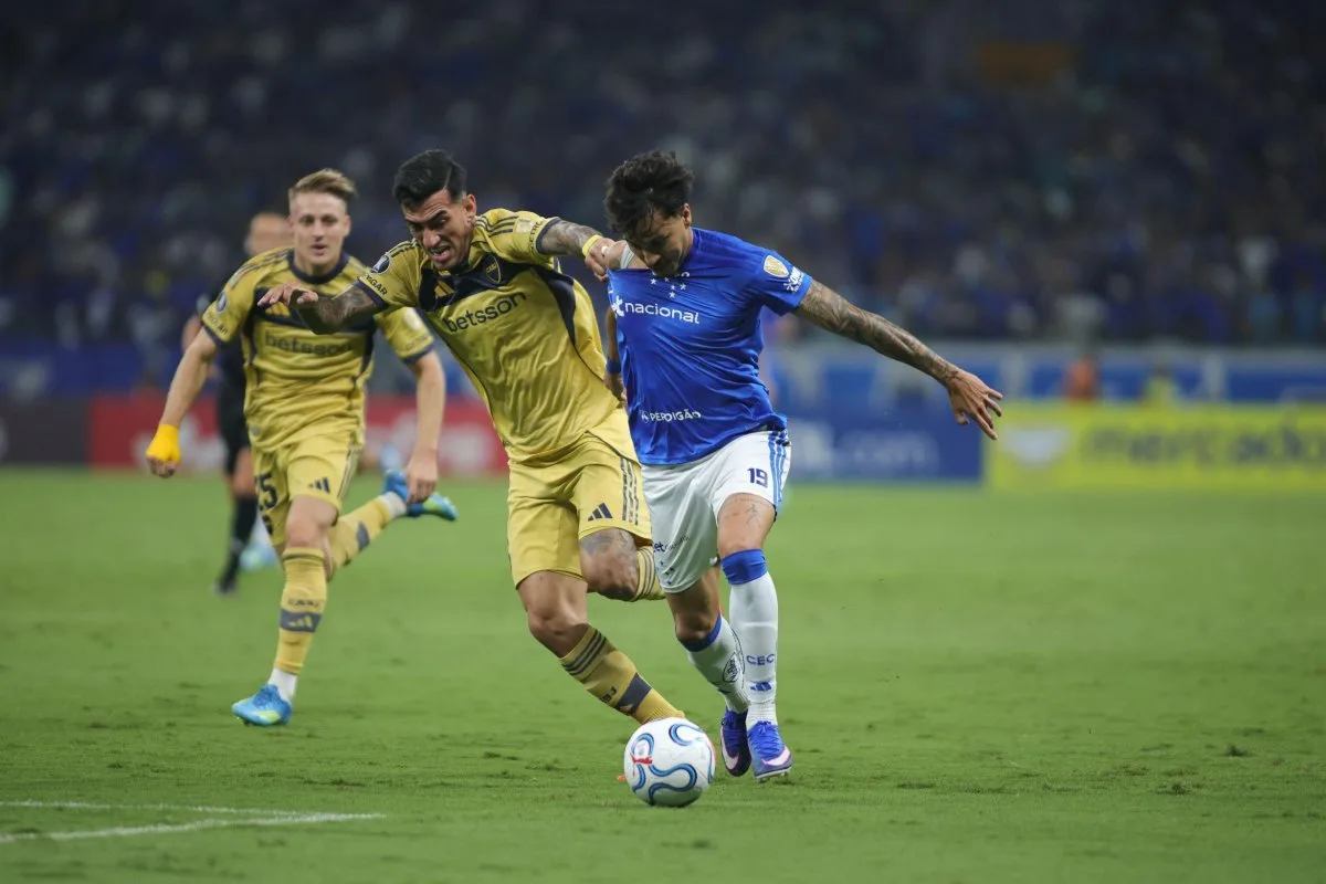 Cruzeiro vence o Boca Juniors e assume a liderança da chave na Libertadores