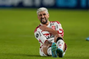 Flamengo empata com o Estudiantes pela Libertadores; Arrascaeta sofre fratura