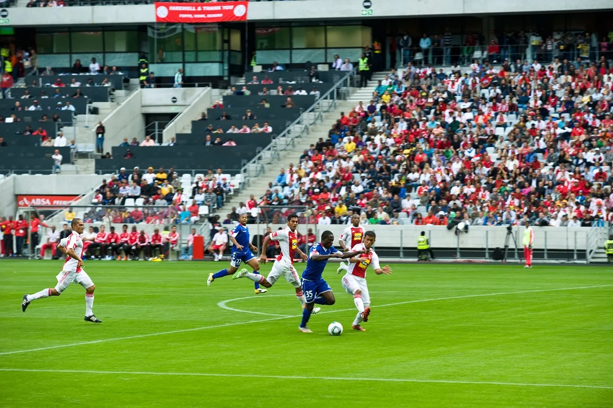 Futebol na TV hoje: confira as transmissões desta quinta-feira (16)