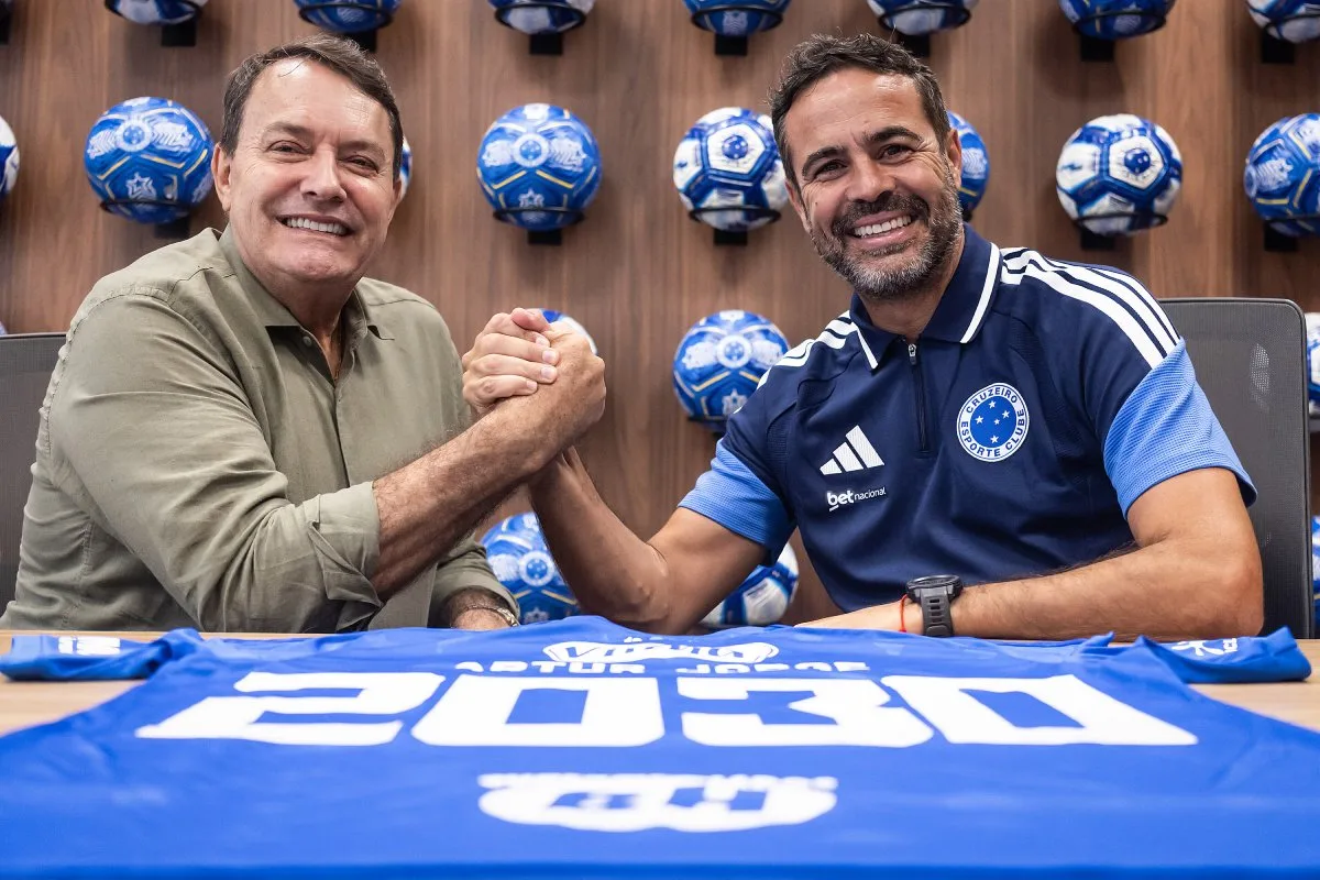Cruzeiro anuncia ampliação de contrato com Artur Jorge até 2030
