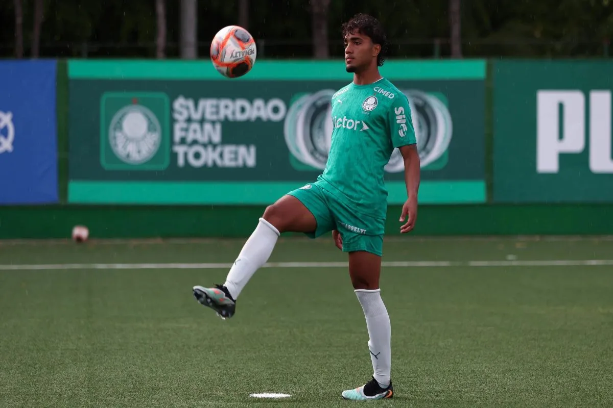 Joia da base do Palmeiras, Heittor entra na mira do Grupo City