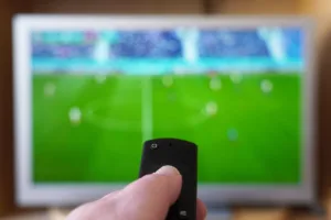 Futebol na TV hoje: confira o guia de transmissões desta quarta-feira (6)