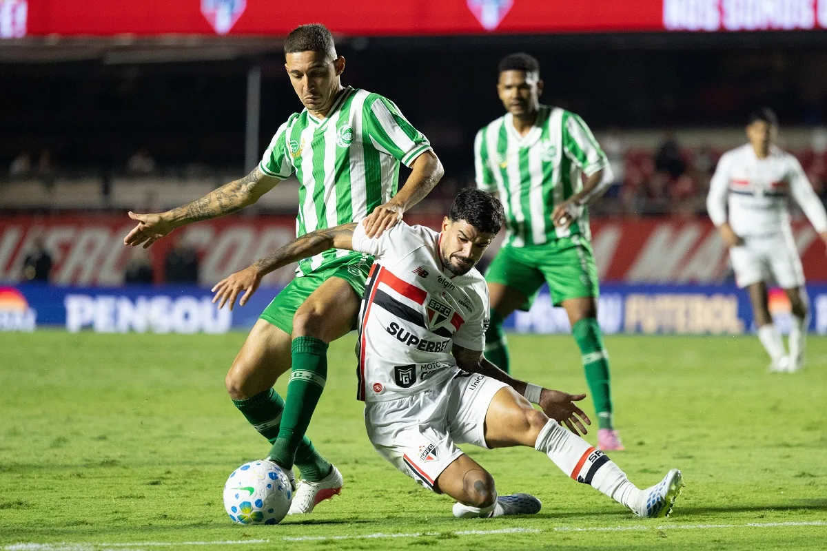 Futebol na TV hoje: quarta (13) é dia de jogos decisivos no Brasil e no mundo