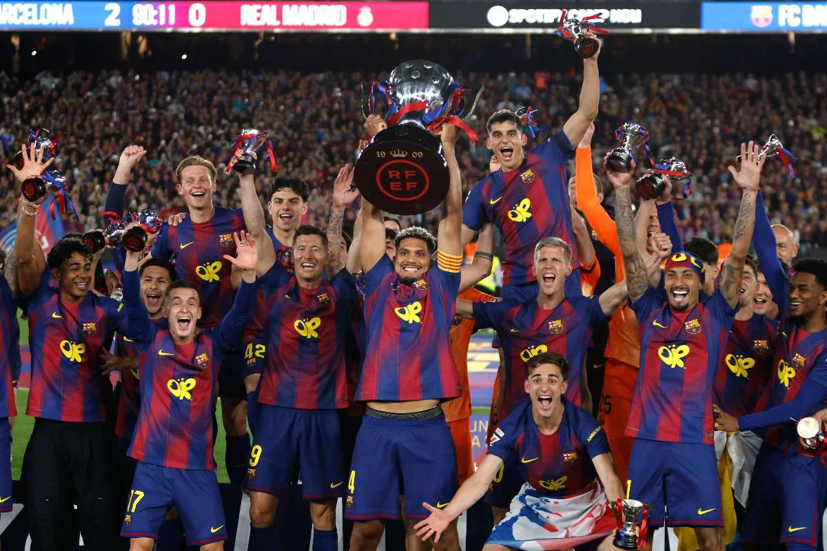 Barcelona domina o Real Madrid, conquista La Liga e faz festa histórica no Camp Nou