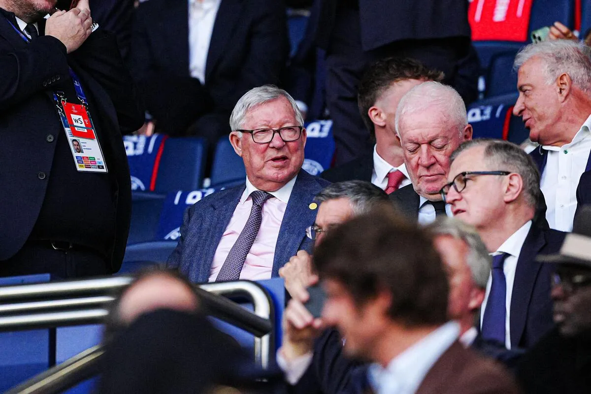 Sir Alex Ferguson passa mal em Old Trafford e é levado ao hospital