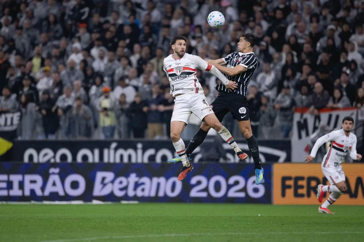 Calleri admite atuação ruim do São Paulo e diz que Corinthians poderia ter vencido por mais