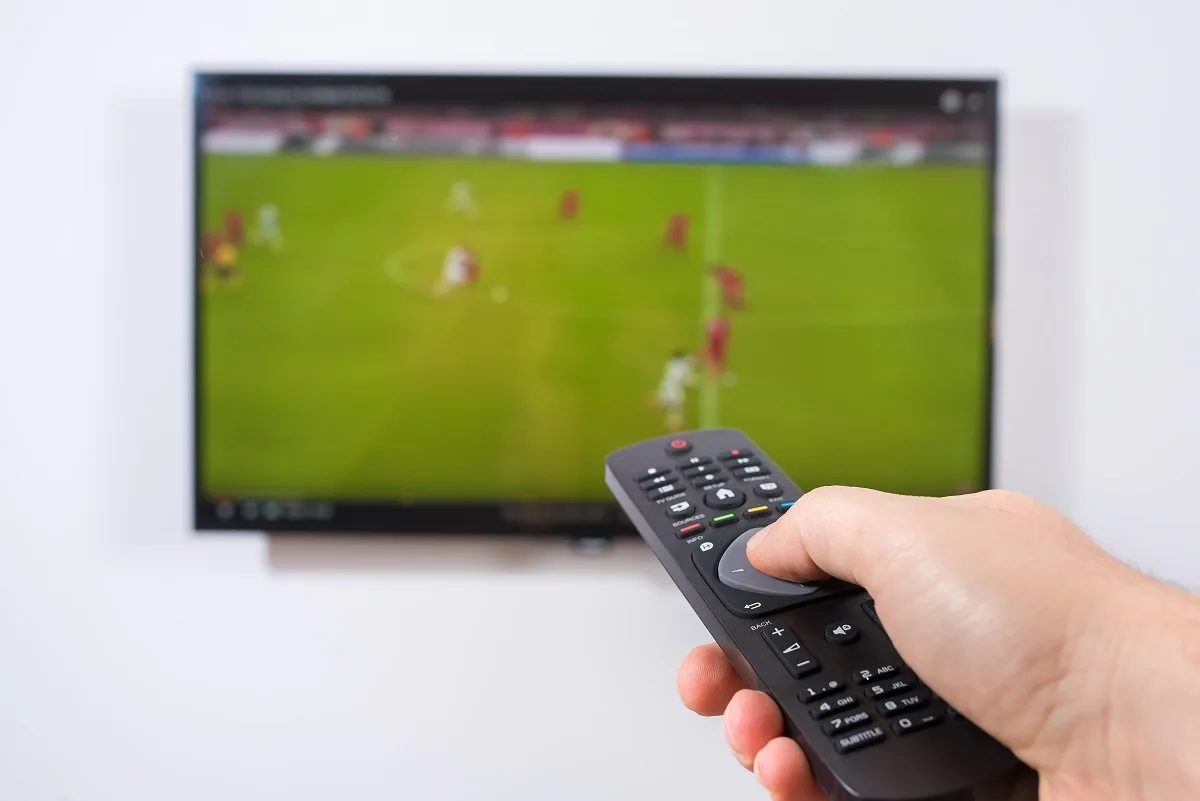 Futebol na TV hoje: confira as atrações das telas nesta segunda (25)