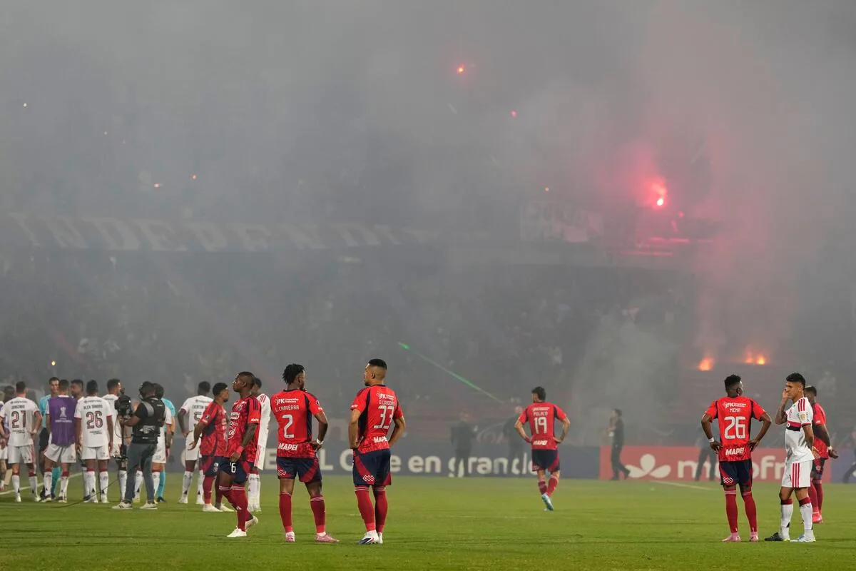 Independiente Medellín x Flamengo é cancelado após confusão; entenda a crise no clube colombiano