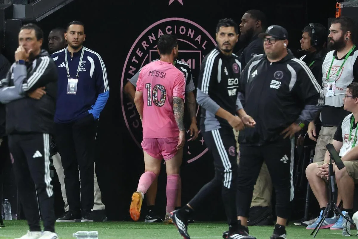 Messi sente problema muscular, deixa jogo do Inter Miami e gera preocupação antes da Copa