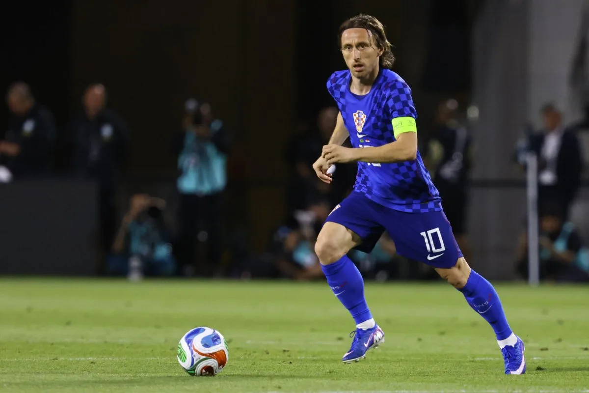 Modric diz sentir vergonha após 7 a 0 da Inglaterra e vive reta final amarga pela Croácia