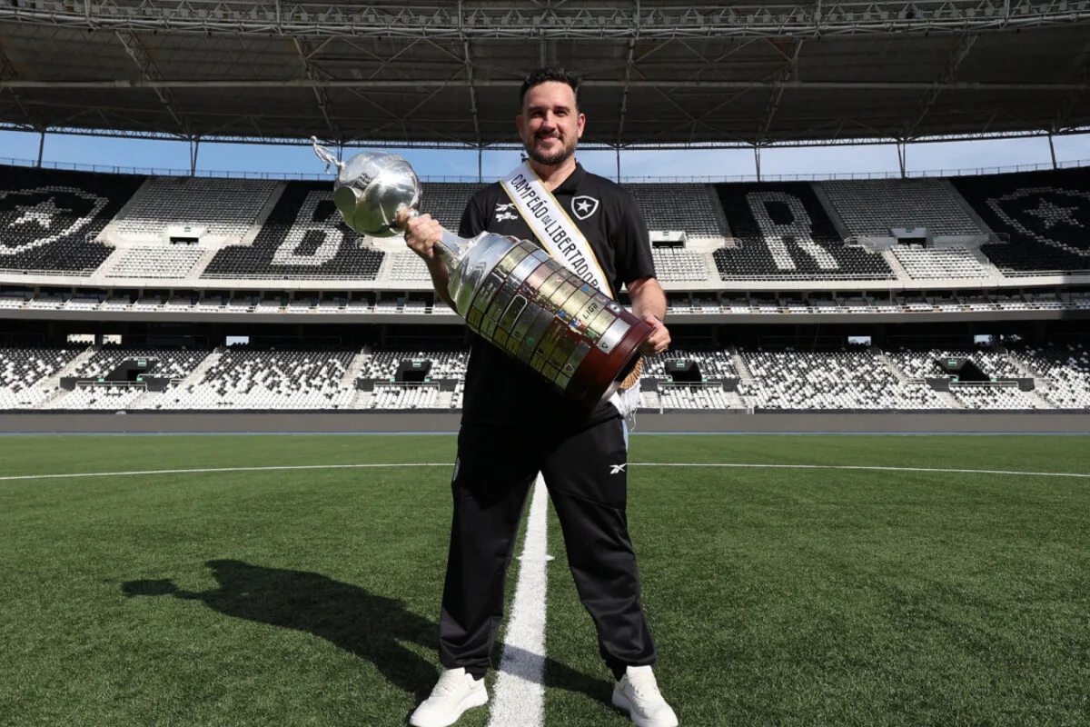 Vasco negocia com ex-jornalista do SporTV para novo cargo no futebol