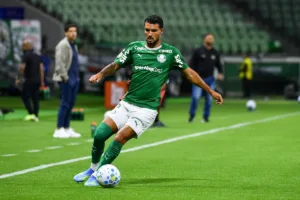 Jefté, do Palmeiras, passa por cirurgia no joelho e deve perder o restante da temporada