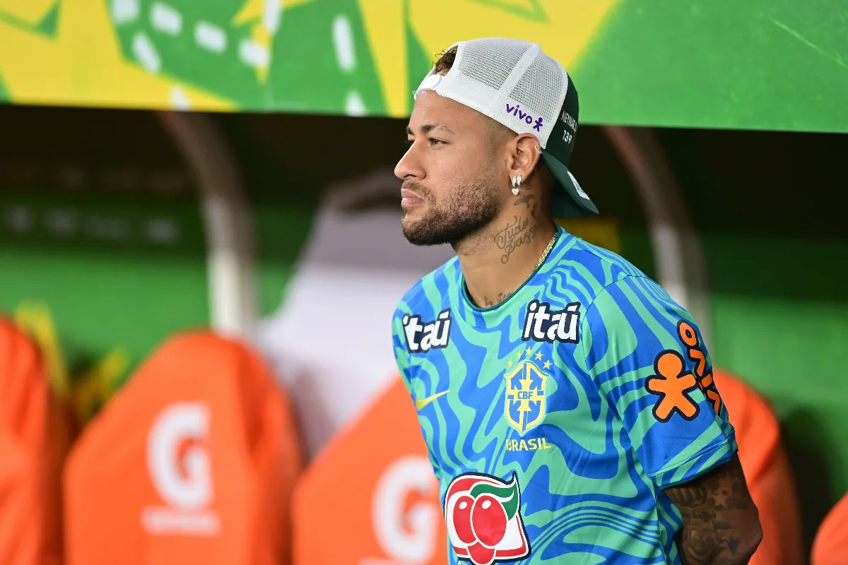 Neymar permanece em tratamento e não viajará para amistoso contra o Egito