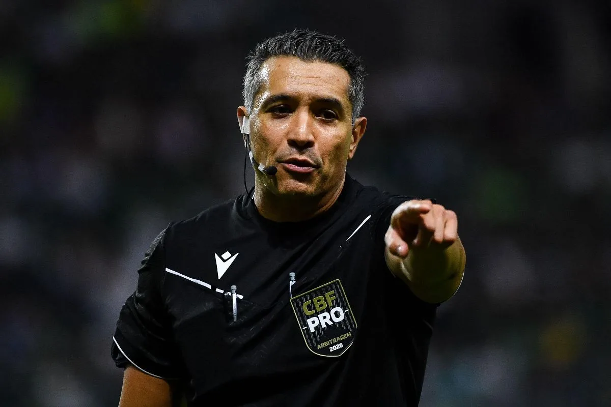CBF retira árbitro e VAR das escalas após controvérsias em Palmeiras x Chapecoense