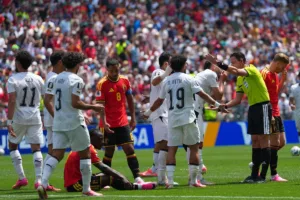 Ramon Abatti Abel estreia na Copa do Mundo com lance polêmico em Bélgica x Egito