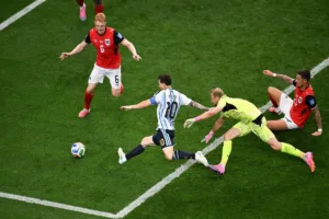 Recorde, gols, vitória e classificação: a noite perfeita de Lionel Messi na Copa do Mundo
