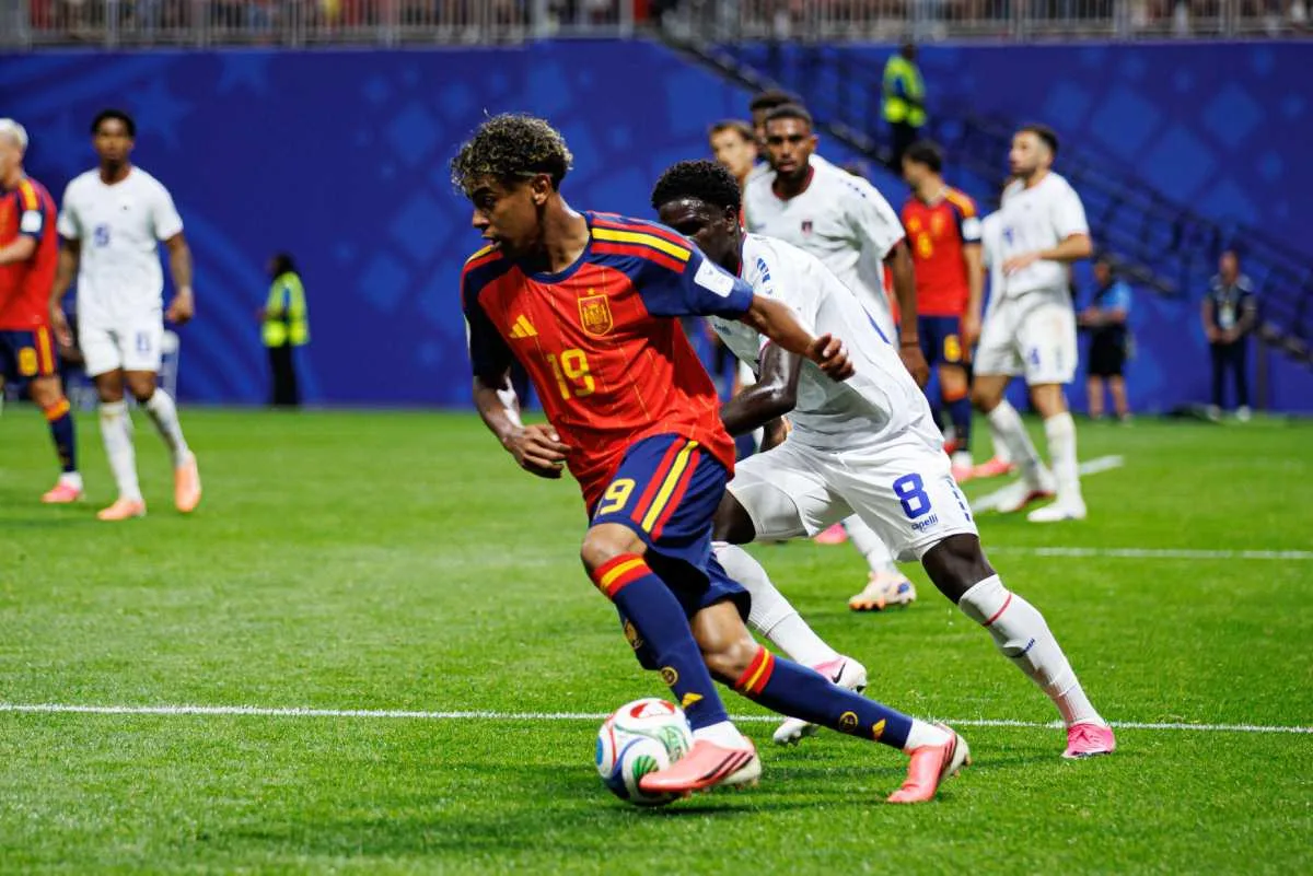 Lamine Yamal exalta Messi, mas aponta Neymar como maior ídolo