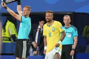 Jornal português coloca CR7, Neymar e mais dois brasileiros como decepções da Copa do Mundo