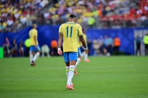 Assediado pelo Al-Hilal, Raphinha evita tratar de transferência durante a Copa do Mundo