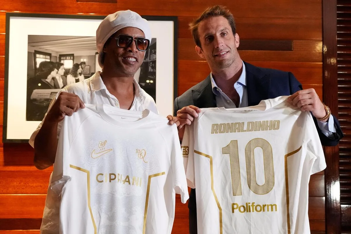 Ronaldinho volta ao futebol e acerta com time da terceira divisão da Itália; Saiba quem é o Ravenna