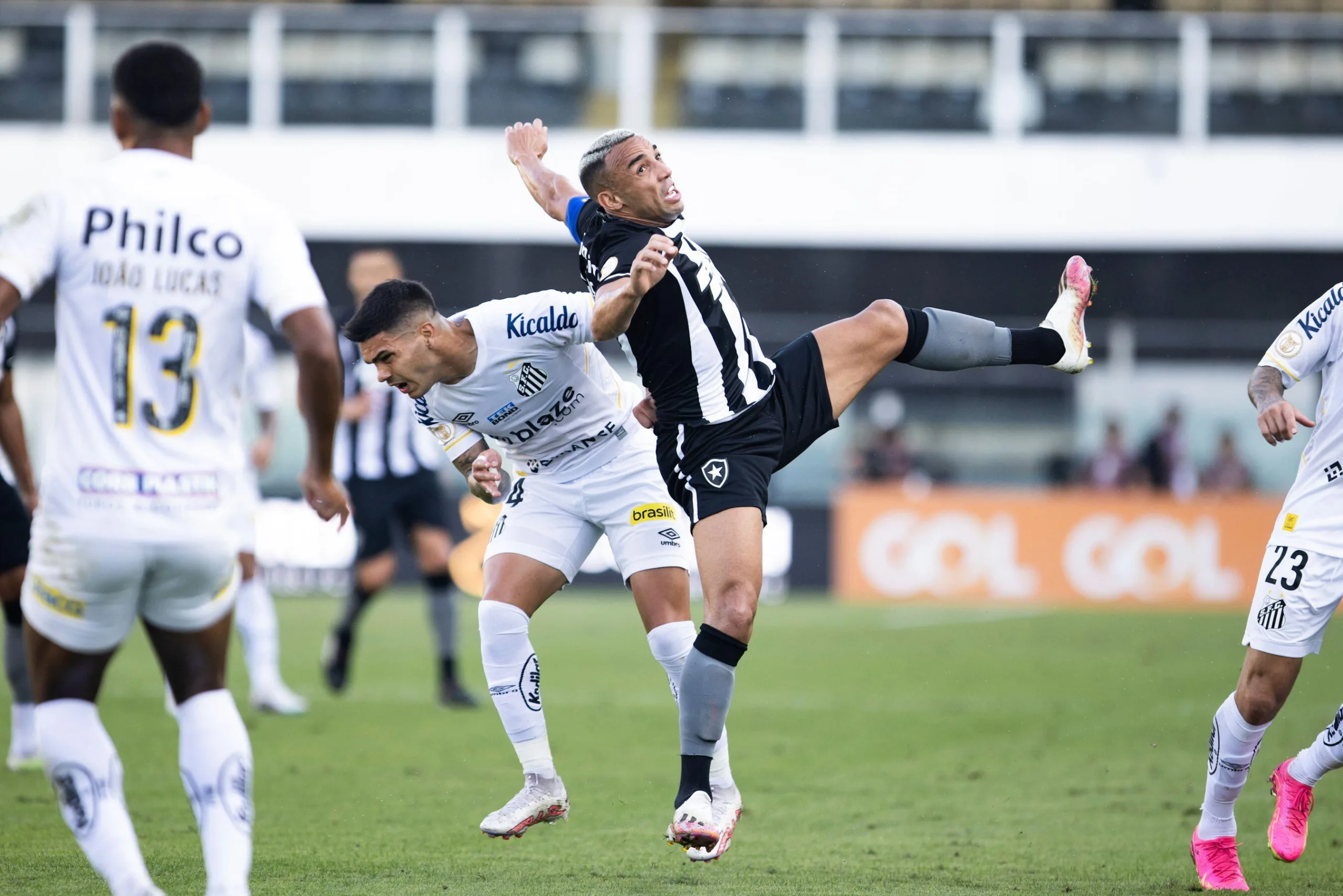 Futebol na TV hoje: saiba onde assistir ao Brasileirão, que volta nesta quinta (16)
