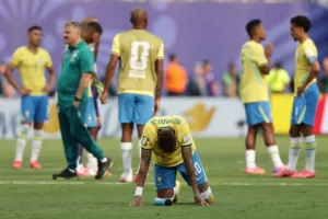 Neymar sinaliza fim de ciclo na Seleção Brasileira: “Agora acabou”