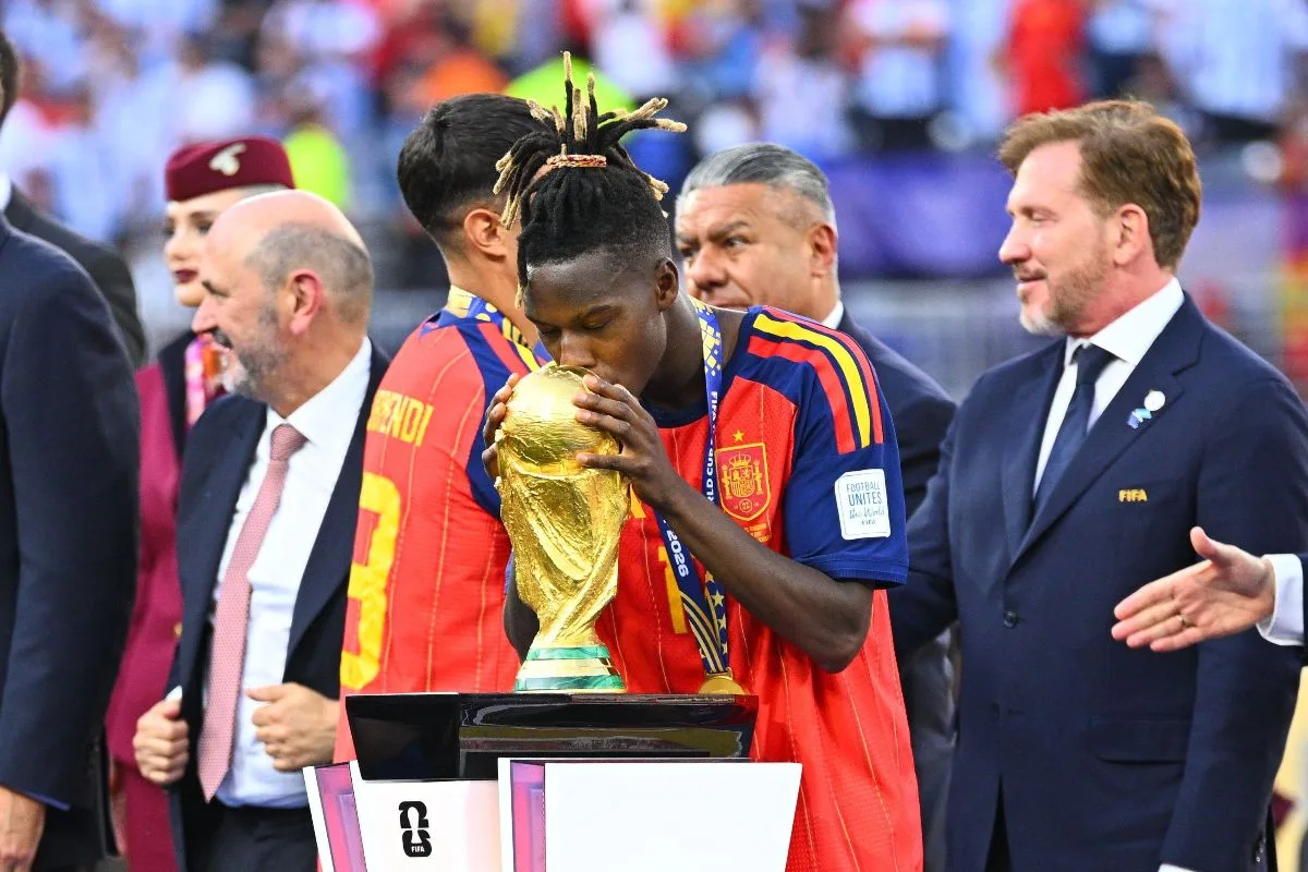 Nico Williams dá assistência na final e dedica título da Copa do Mundo a Neymar