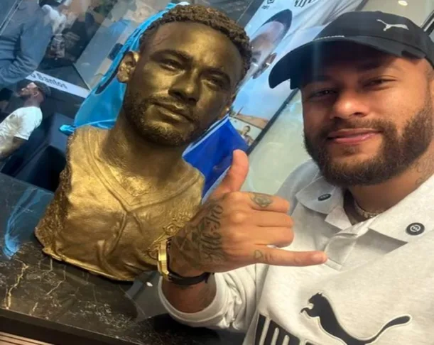Busto do Neymar
