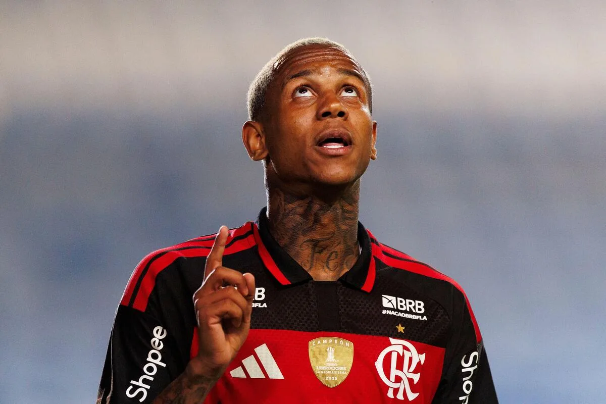 Wallace Yan decide, imita Vini Jr, chora após o jogo e Flamengo vence Benfica