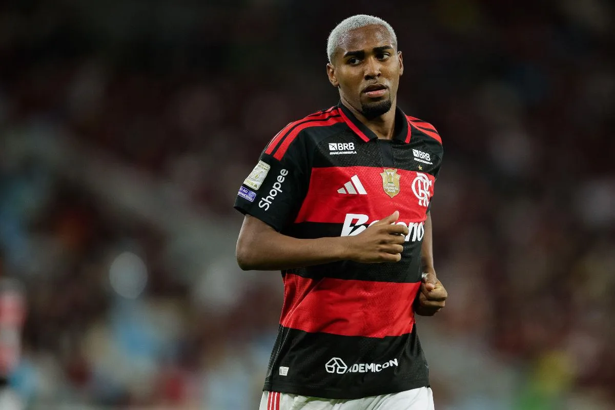 Granada negocia contratação de Lorran, do Flamengo