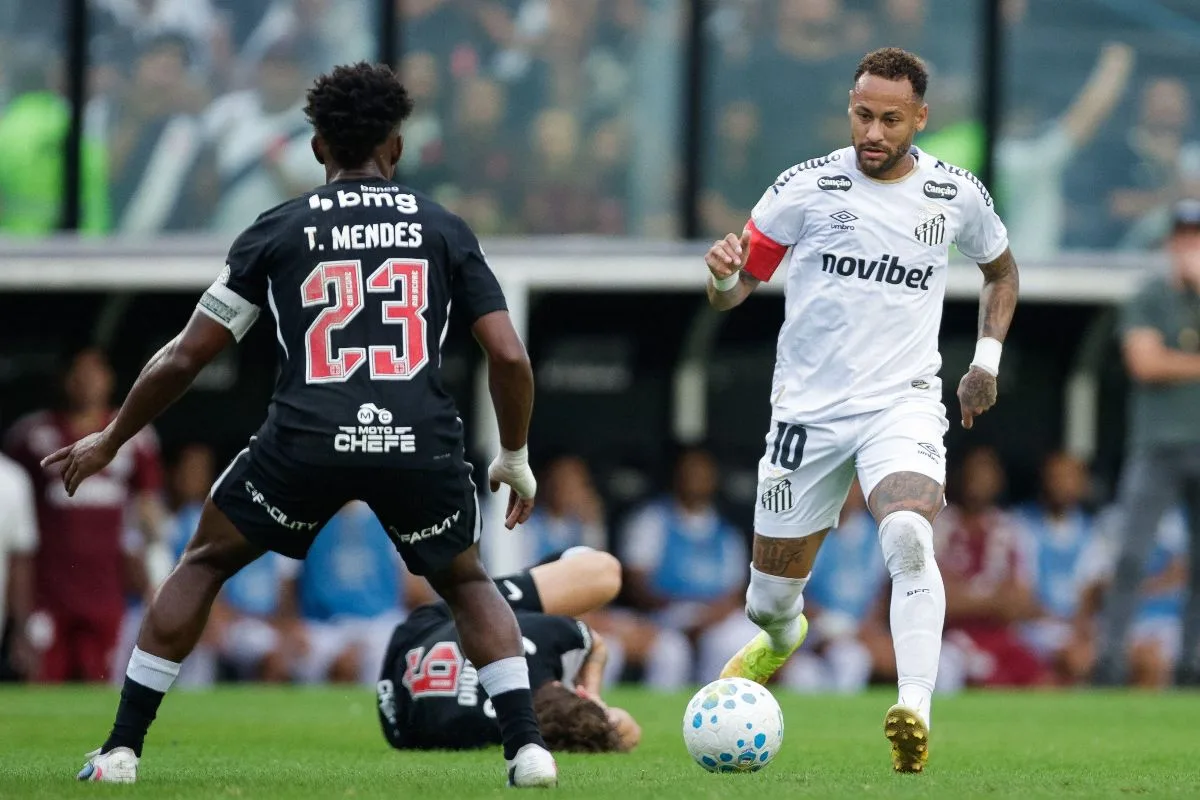 Denilson ironiza Thiago Mendes após polêmica com Neymar: “Se tivesse jogado uma Copa…”