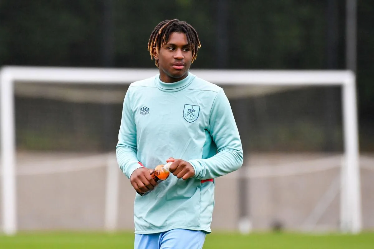 Palmeiras busca promessa portuguesa na Inglaterra e acerta com ex-Burnley
