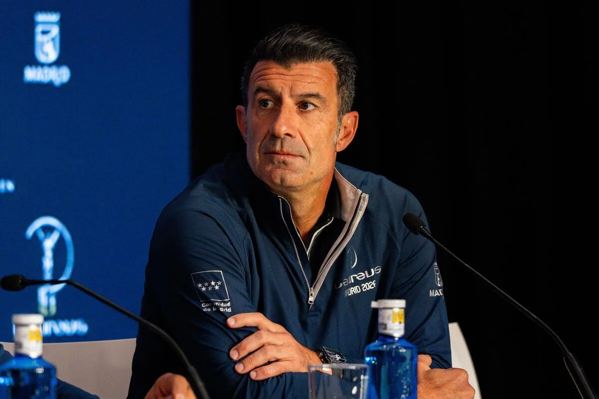 Figo pede saída de Infantino da Fifa e dispara: “A solução precisa de apenas três palavras”