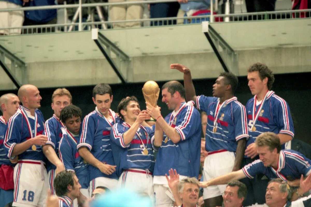 Ex-ministra da França admite suspensão de testes antidoping da Seleção Francesa antes da Copa de 1998