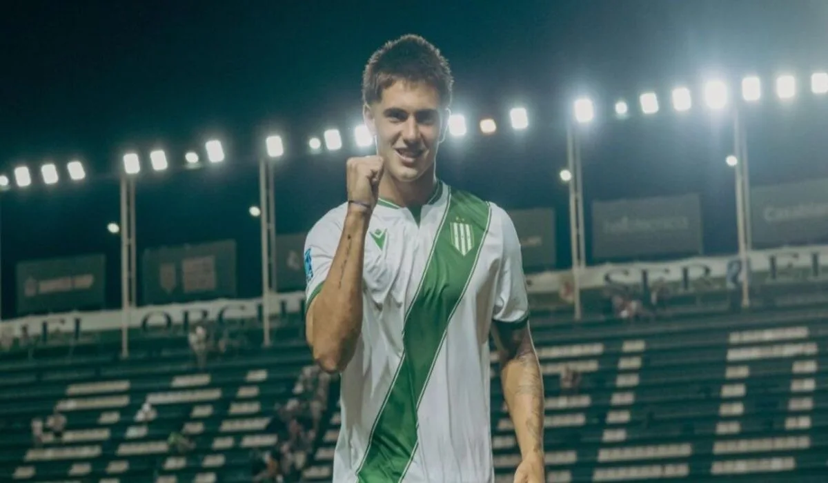 Flamengo mira atacante de 19 anos do Banfield para reforçar o setor ofensivo