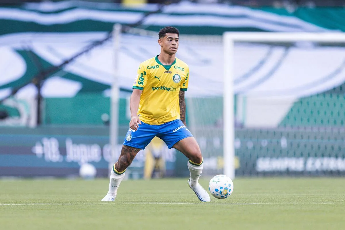 PSG envia olheiro ao Brasil para observar joia de R$ 600 milhões do Palmeiras