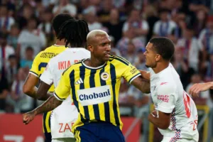 Palpite Fenerbahce x Lyon – Qualificação da Champions League – 18/08/2026