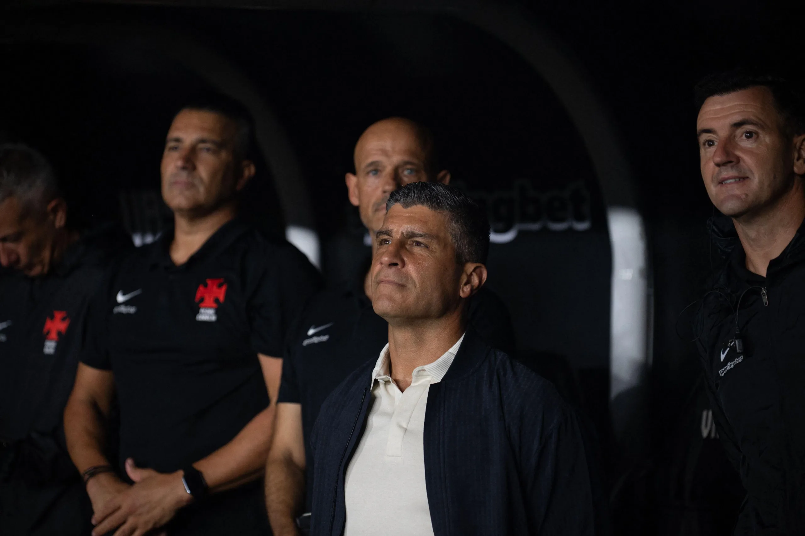 Pedro Emanuel defende jogadores após primeira vitória pelo Vasco no Brasileirão