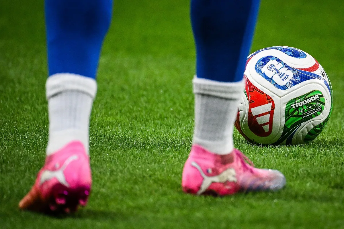 Futebol na TV hoje: agenda de sábado (5) tem principais campeonatos do mundo