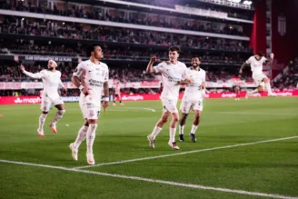 Memphis na comemoração do gol do Corinthians