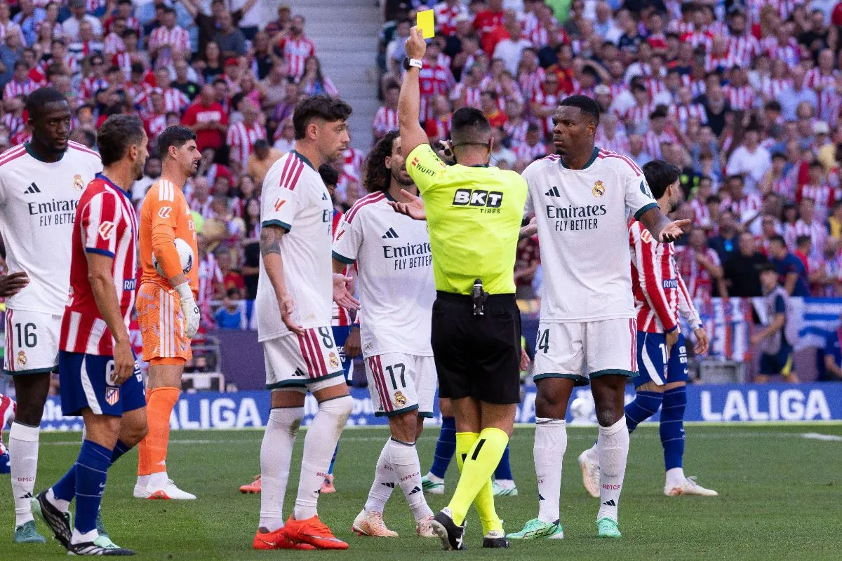 Real Madrid dispara contra arbitragem após derrota para o Atlético: “Decisões catastróficas”