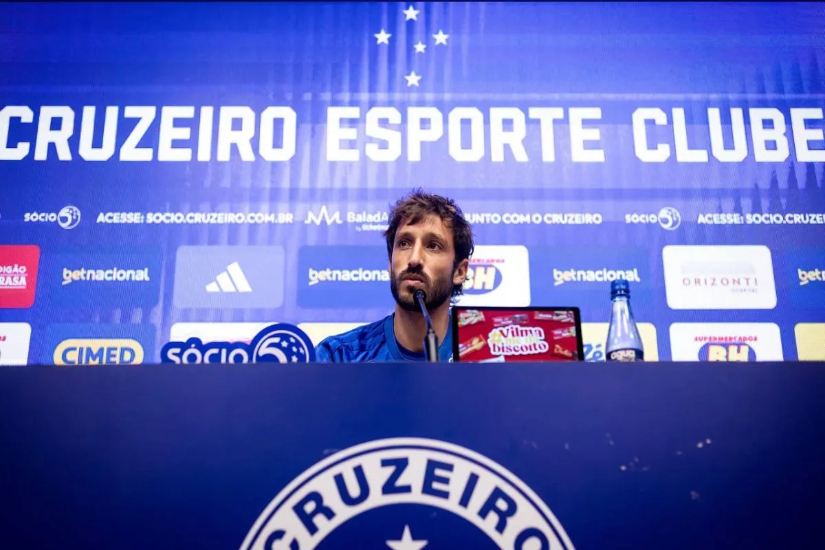 Viña critica River Plate e agradece ao Flamengo após chegada ao Cruzeiro