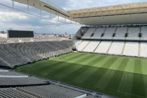Corinthians avança com Caixa por acordo que pode encerrar dívida de R$ 630 milhões da Arena