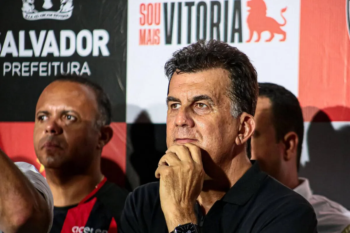 Presidente do Vitória cobra Grêmio após premiação na Copa do Brasil: “Pague o Vitória”