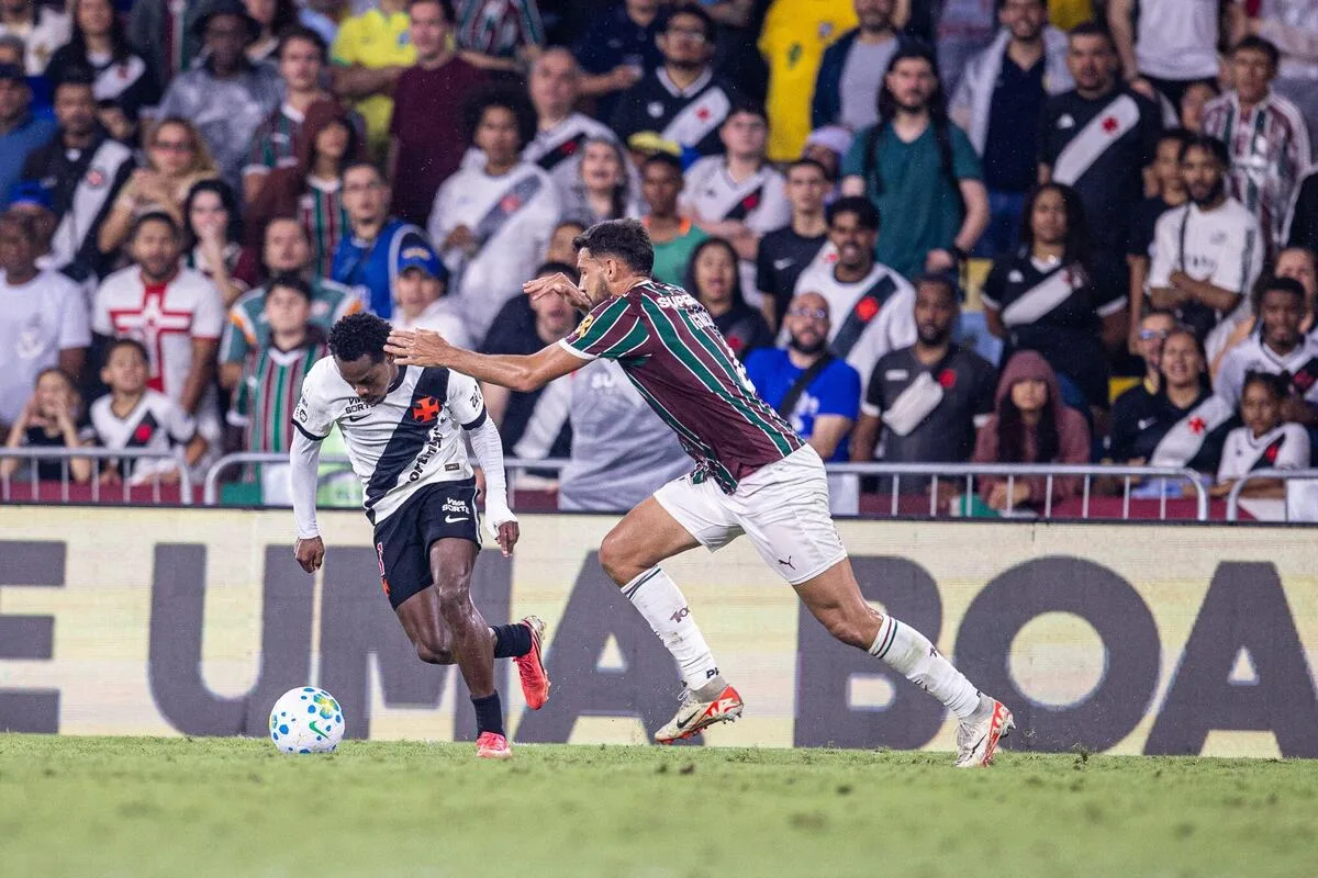 PC Oliveira aponta erro grave em Fluminense x Vasco e diz que árbitro ignorou pênalti e expulsão